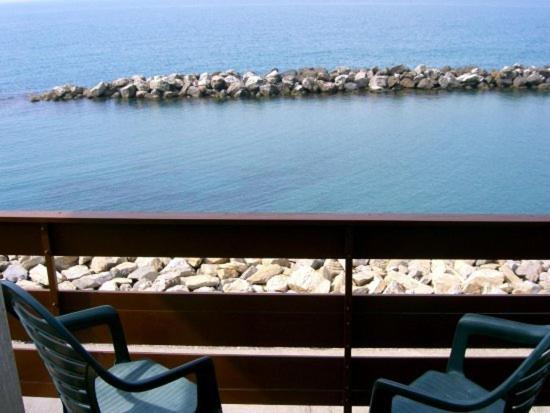Hotel Manzi Marina Di Pisa Bagian luar foto