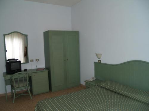 Hotel Manzi Marina Di Pisa Bagian luar foto